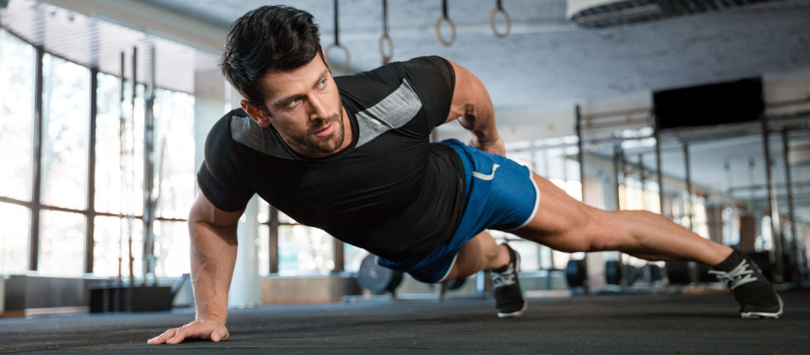 homem a fazer exercício fisico